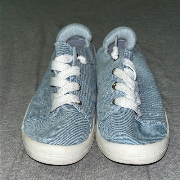 Maurices Shoes - Women’s Blue “Denim” Maurices Sneakers sz 8M